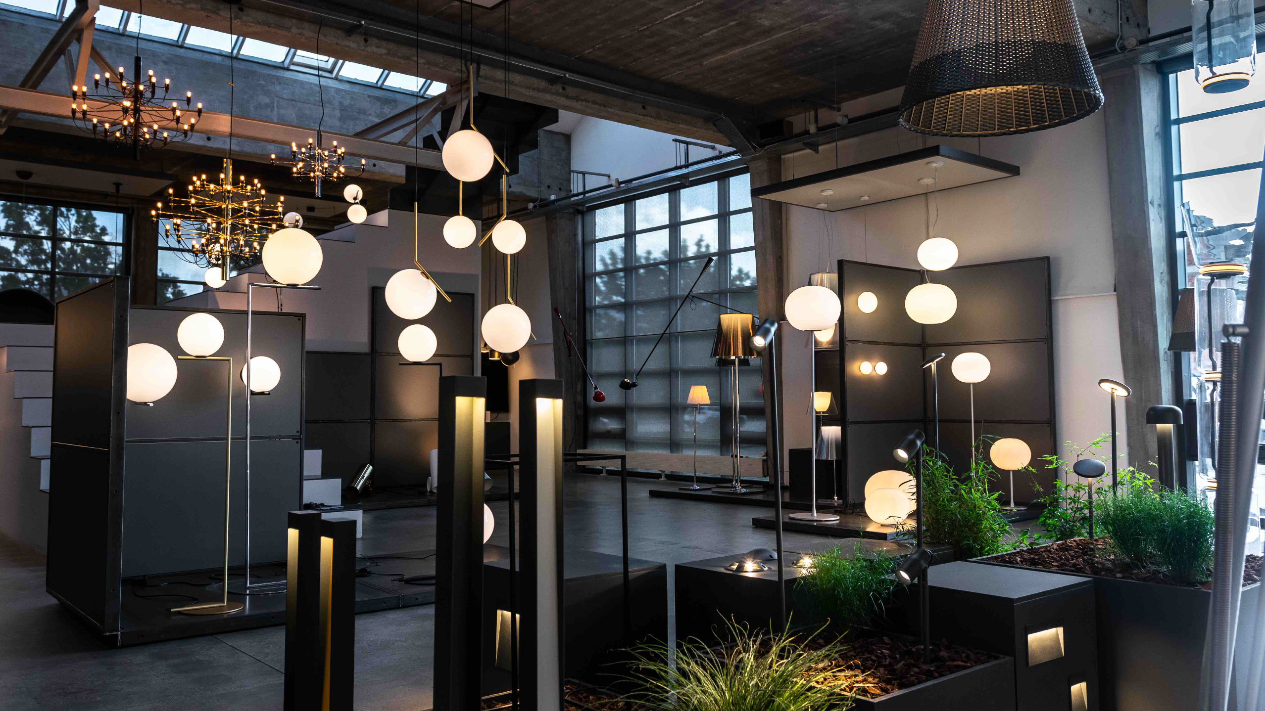 ILLUMINATING SPACESWITH ARTISTIC FLAIR